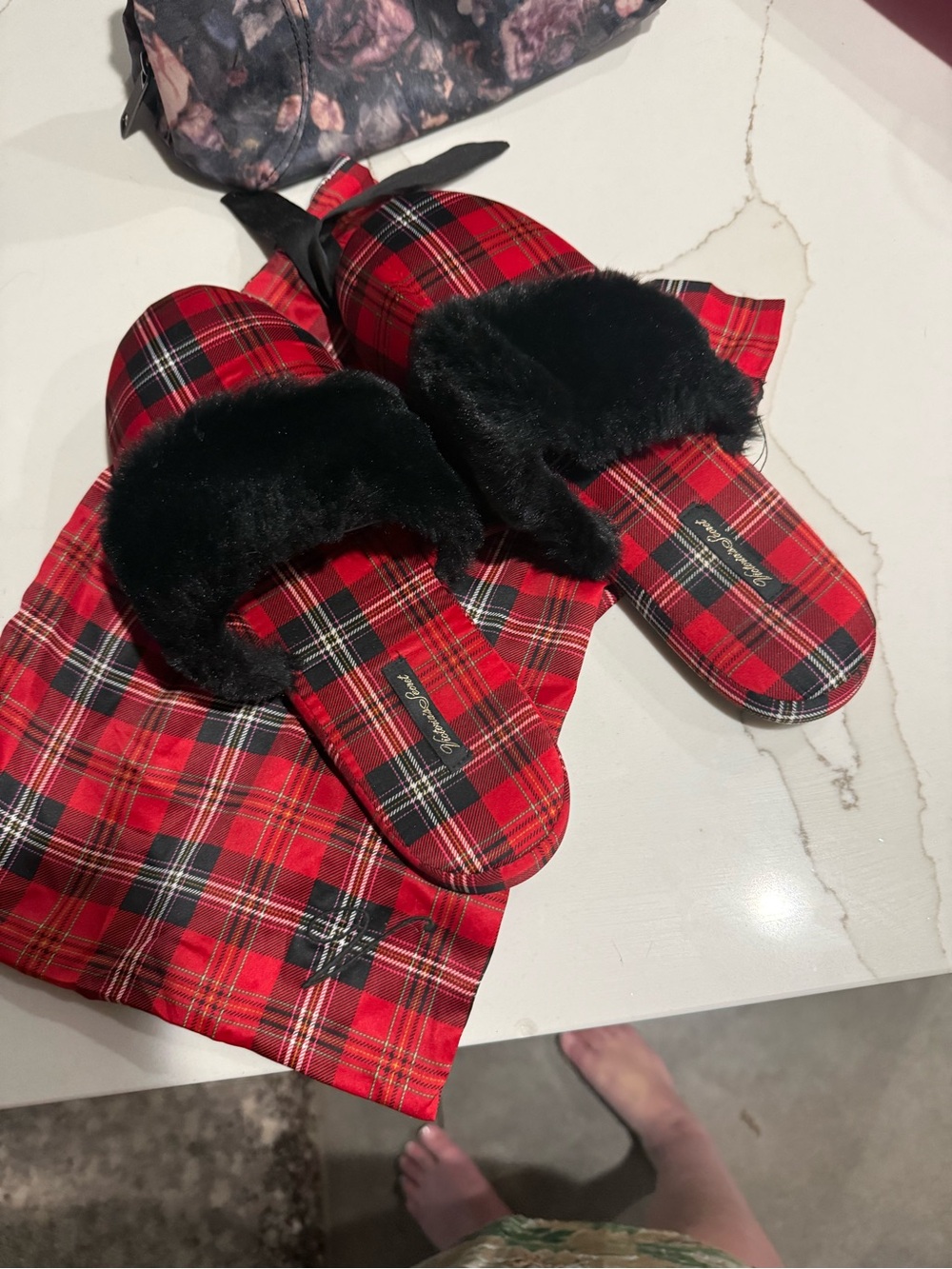 Victoria secret slippers house shoes
